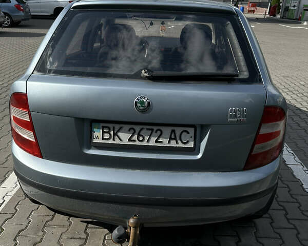 Серый Шкода Фабия, объемом двигателя 1.2 л и пробегом 350 тыс. км за 2650 $, фото 3 на Automoto.ua