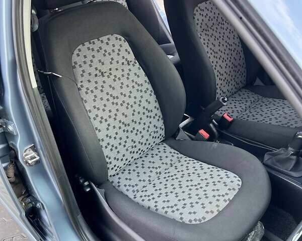 Сірий Шкода Фабія, об'ємом двигуна 1.2 л та пробігом 187 тис. км за 4300 $, фото 8 на Automoto.ua