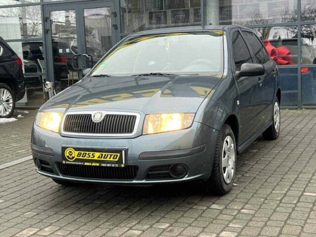 Серый Шкода Фабия, объемом двигателя 1.2 л и пробегом 208 тыс. км за 4000 $, фото 2 на Automoto.ua