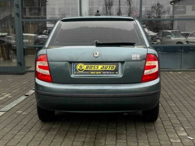 Серый Шкода Фабия, объемом двигателя 1.2 л и пробегом 208 тыс. км за 4000 $, фото 5 на Automoto.ua