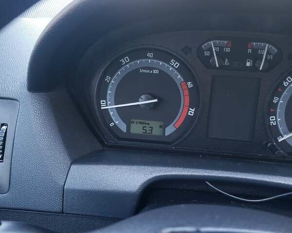 Сірий Шкода Фабія, об'ємом двигуна 1.2 л та пробігом 233 тис. км за 4500 $, фото 12 на Automoto.ua