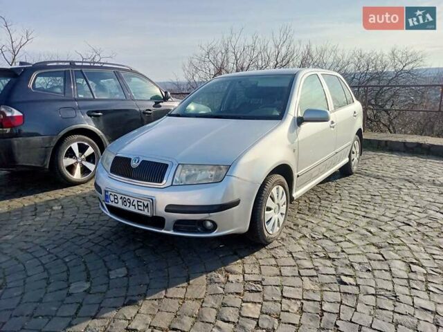 Серый Шкода Фабия, объемом двигателя 1.39 л и пробегом 220 тыс. км за 4500 $, фото 1 на Automoto.ua