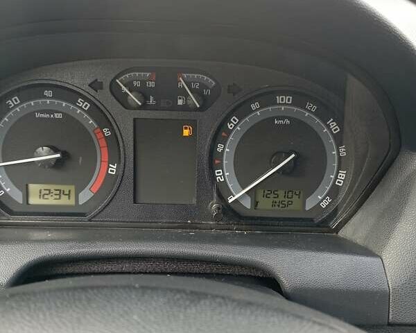 Серый Шкода Фабия, объемом двигателя 1.2 л и пробегом 125 тыс. км за 3500 $, фото 11 на Automoto.ua