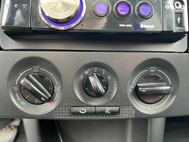 Серый Шкода Фабия, объемом двигателя 1.2 л и пробегом 243 тыс. км за 3390 $, фото 26 на Automoto.ua