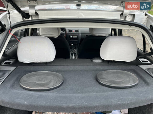 Серый Шкода Фабия, объемом двигателя 1.2 л и пробегом 215 тыс. км за 3500 $, фото 9 на Automoto.ua