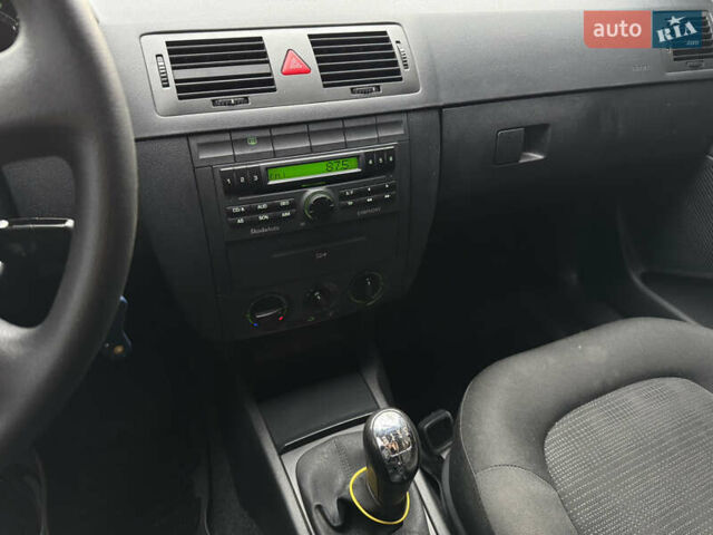 Шкода Фабия 2006 в Харькове на Automoto.ua Серый Шкода Фабия, объемом двигателя 1.2 л и пробегом 198 тыс. км за 3700 $, фото 13 на Automoto.ua