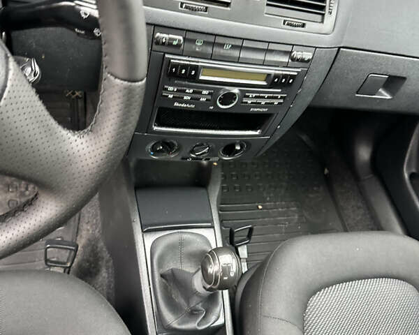 Сірий Шкода Фабія, об'ємом двигуна 1.4 л та пробігом 178 тис. км за 3899 $, фото 16 на Automoto.ua