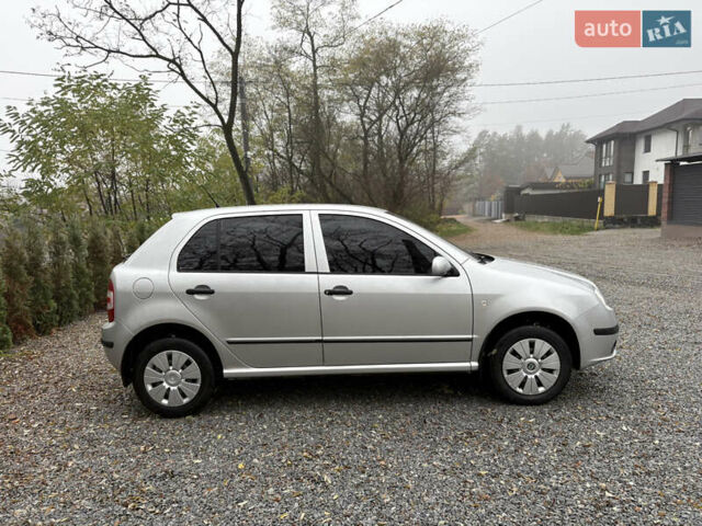 Серый Шкода Фабия, объемом двигателя 1.4 л и пробегом 147 тыс. км за 5600 $, фото 7 на Automoto.ua