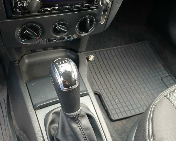 Серый Шкода Фабия, объемом двигателя 1.2 л и пробегом 265 тыс. км за 2499 $, фото 11 на Automoto.ua