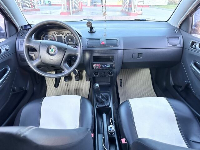 Сірий Шкода Фабія, об'ємом двигуна 1.2 л та пробігом 322 тис. км за 3150 $, фото 8 на Automoto.ua