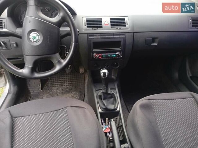 Сірий Шкода Фабія, об'ємом двигуна 1.2 л та пробігом 239 тис. км за 3000 $, фото 9 на Automoto.ua