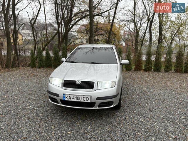 Серый Шкода Фабия, объемом двигателя 1.4 л и пробегом 147 тыс. км за 5600 $, фото 3 на Automoto.ua