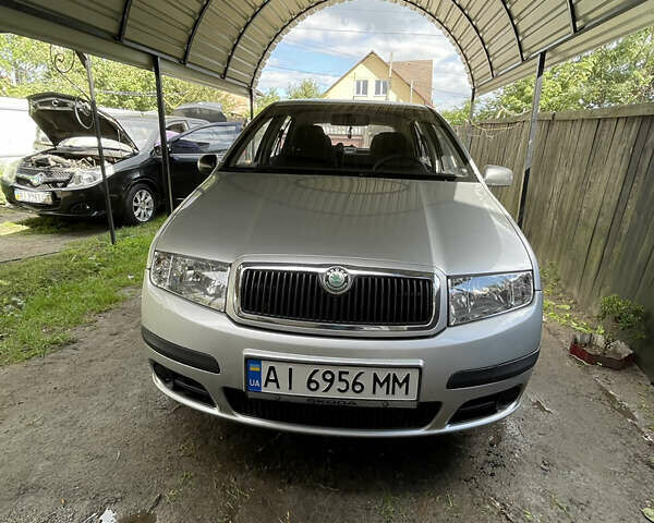 Серый Шкода Фабия, объемом двигателя 1.2 л и пробегом 227 тыс. км за 3500 $, фото 4 на Automoto.ua