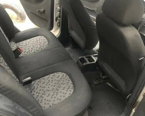 Сірий Шкода Фабія, об'ємом двигуна 1.2 л та пробігом 180 тис. км за 2500 $, фото 7 на Automoto.ua