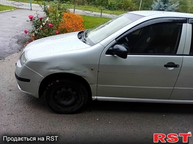 Серый Шкода Фабия, объемом двигателя 1.2 л и пробегом 235 тыс. км за 3000 $, фото 1 на Automoto.ua