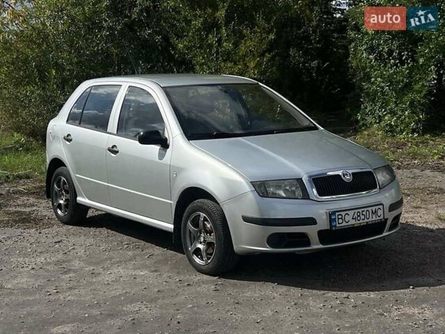 Серый Шкода Фабия, объемом двигателя 1.2 л и пробегом 180 тыс. км за 2999 $, фото 9 на Automoto.ua