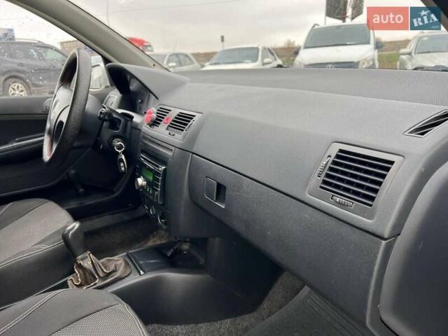 Серый Шкода Фабия, объемом двигателя 1.2 л и пробегом 243 тыс. км за 3390 $, фото 30 на Automoto.ua