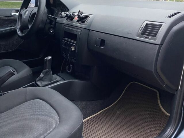 Серый Шкода Фабия, объемом двигателя 1.4 л и пробегом 293 тыс. км за 4200 $, фото 19 на Automoto.ua