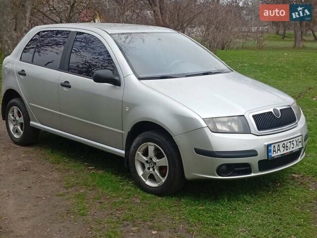 Сірий Шкода Фабія, об'ємом двигуна 1.2 л та пробігом 239 тис. км за 3000 $, фото 3 на Automoto.ua