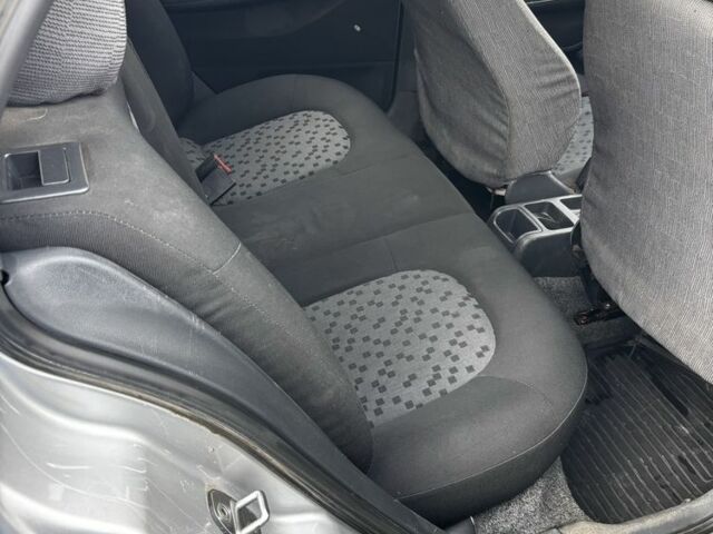 Серый Шкода Фабия, объемом двигателя 1.2 л и пробегом 309 тыс. км за 1900 $, фото 5 на Automoto.ua