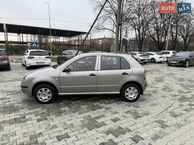 Серый Шкода Фабия, объемом двигателя 0 л и пробегом 46 тыс. км за 4900 $, фото 5 на Automoto.ua