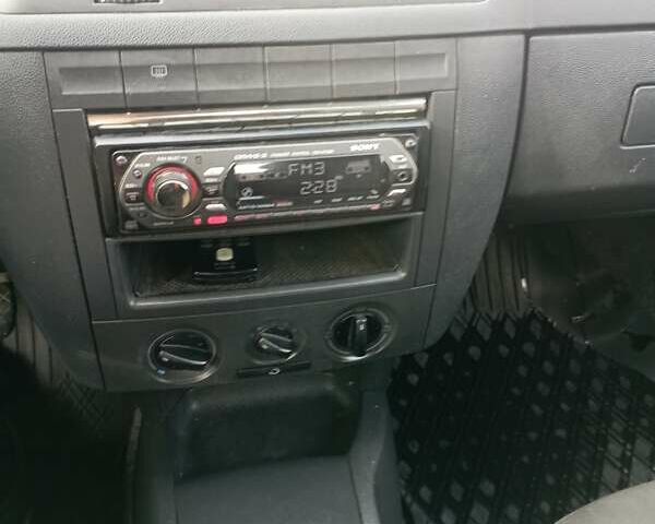 Серый Шкода Фабия, объемом двигателя 1.2 л и пробегом 125 тыс. км за 3500 $, фото 7 на Automoto.ua