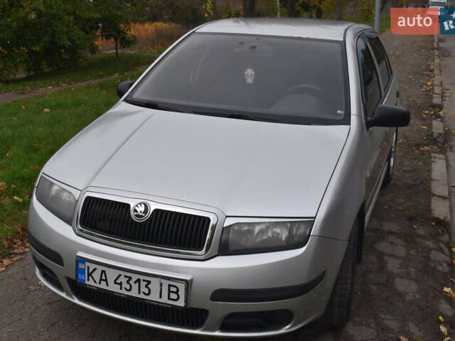 Серый Шкода Фабия, объемом двигателя 1.2 л и пробегом 240 тыс. км за 3500 $, фото 8 на Automoto.ua