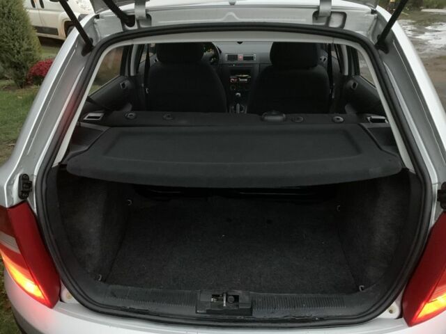 Серый Шкода Фабия, объемом двигателя 1.2 л и пробегом 178 тыс. км за 2500 $, фото 9 на Automoto.ua