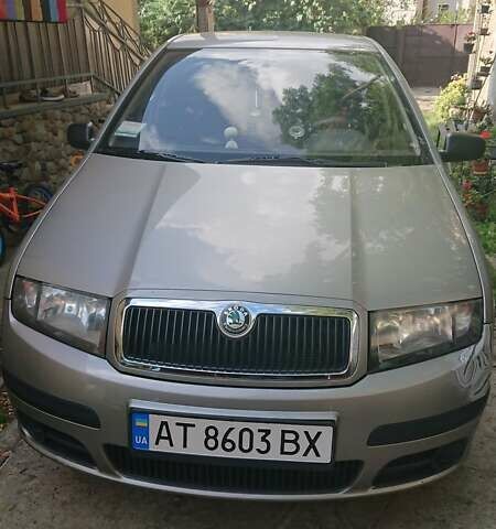 Сірий Шкода Фабія, об'ємом двигуна 1.2 л та пробігом 72 тис. км за 4000 $, фото 4 на Automoto.ua
