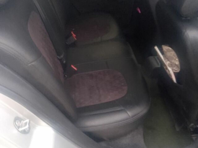 Серый Шкода Фабия, объемом двигателя 1.2 л и пробегом 250 тыс. км за 2300 $, фото 6 на Automoto.ua