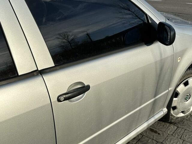 Серый Шкода Фабия, объемом двигателя 1.2 л и пробегом 244 тыс. км за 3200 $, фото 7 на Automoto.ua