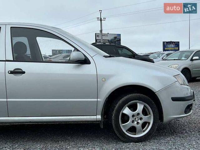 Серый Шкода Фабия, объемом двигателя 1.2 л и пробегом 243 тыс. км за 3390 $, фото 10 на Automoto.ua