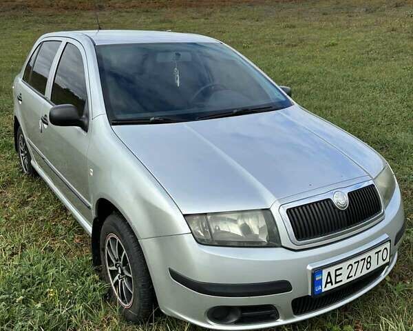 Серый Шкода Фабия, объемом двигателя 1.2 л и пробегом 209 тыс. км за 4500 $, фото 9 на Automoto.ua