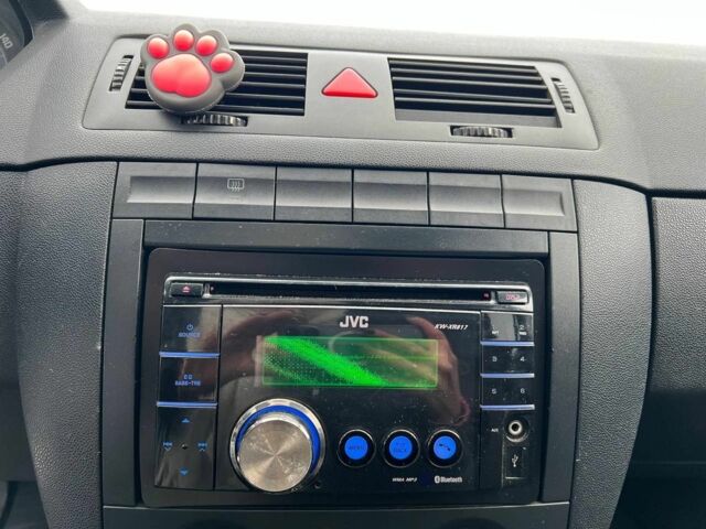 Серый Шкода Фабия, объемом двигателя 1.2 л и пробегом 243 тыс. км за 3390 $, фото 25 на Automoto.ua