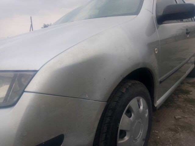 Серый Шкода Фабия, объемом двигателя 1.2 л и пробегом 250 тыс. км за 2300 $, фото 12 на Automoto.ua