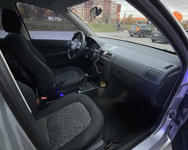 Шкода Фабия 2006 в Львове на Automoto.ua Серый Шкода Фабия, объемом двигателя 1.2 л и пробегом 234 тыс. км за 3700 $, фото 4 на Automoto.ua