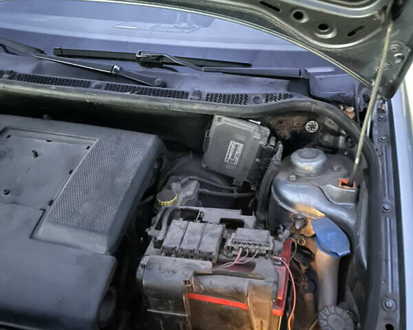 Серый Шкода Фабия, объемом двигателя 1.2 л и пробегом 193 тыс. км за 4000 $, фото 9 на Automoto.ua