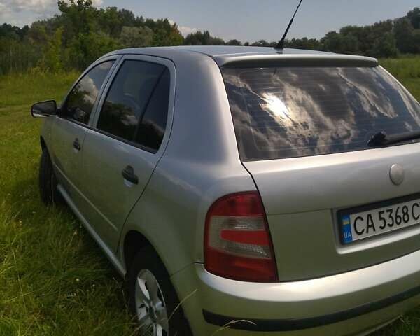 Серый Шкода Фабия, объемом двигателя 1.2 л и пробегом 319 тыс. км за 2900 $, фото 5 на Automoto.ua