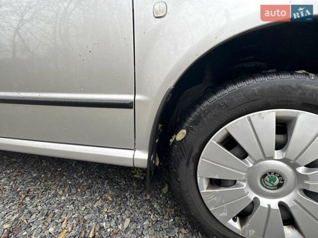 Серый Шкода Фабия, объемом двигателя 1.4 л и пробегом 147 тыс. км за 5600 $, фото 33 на Automoto.ua