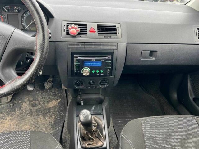 Серый Шкода Фабия, объемом двигателя 1.2 л и пробегом 243 тыс. км за 3390 $, фото 20 на Automoto.ua