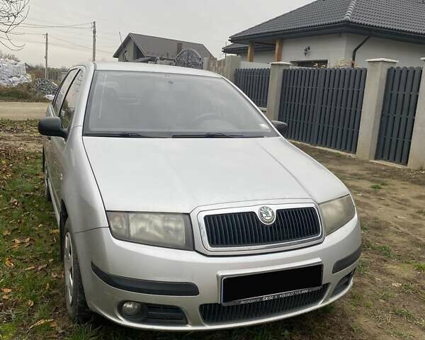 Сірий Шкода Фабія, об'ємом двигуна 1.2 л та пробігом 240 тис. км за 3498 $, фото 1 на Automoto.ua