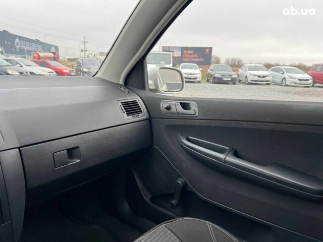 Серый Шкода Фабия, объемом двигателя 1.2 л и пробегом 243 тыс. км за 3390 $, фото 28 на Automoto.ua