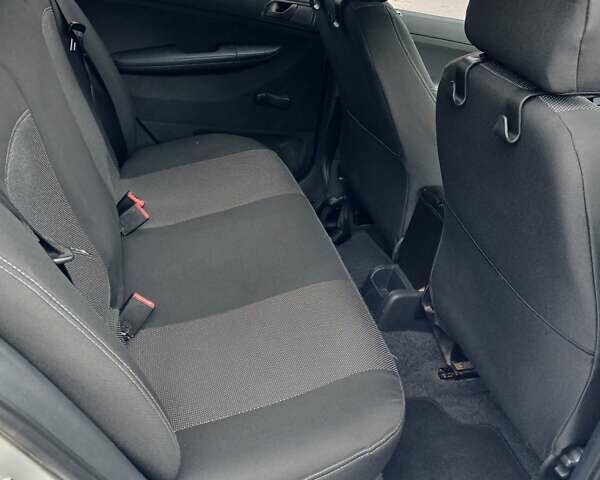 Серый Шкода Фабия, объемом двигателя 1.2 л и пробегом 265 тыс. км за 2499 $, фото 14 на Automoto.ua