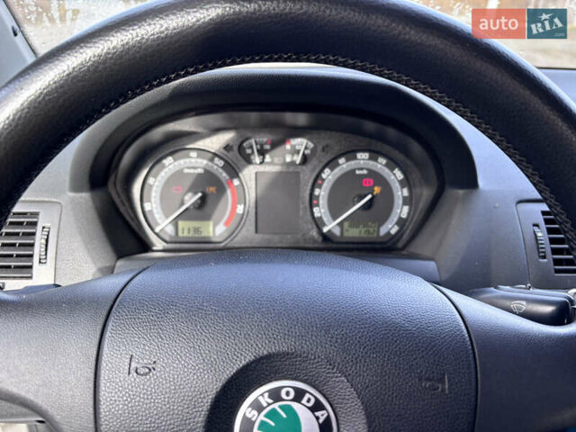 Серый Шкода Фабия, объемом двигателя 1.2 л и пробегом 188 тыс. км за 2200 $, фото 7 на Automoto.ua