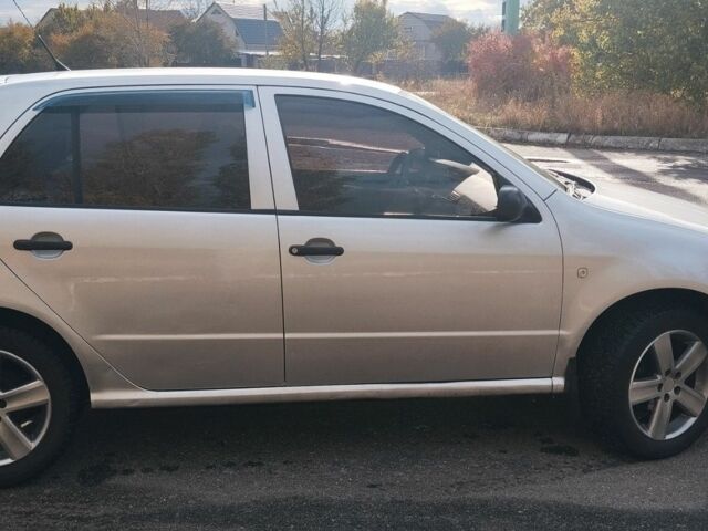 Серый Шкода Фабия, объемом двигателя 1.2 л и пробегом 391 тыс. км за 3499 $, фото 4 на Automoto.ua