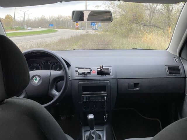 Серый Шкода Фабия, объемом двигателя 1.4 л и пробегом 293 тыс. км за 4200 $, фото 14 на Automoto.ua