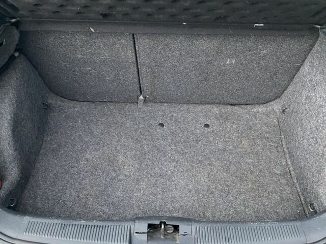 Серый Шкода Фабия, объемом двигателя 1.4 л и пробегом 293 тыс. км за 4200 $, фото 20 на Automoto.ua