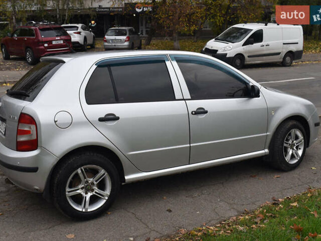 Серый Шкода Фабия, объемом двигателя 1.2 л и пробегом 240 тыс. км за 3500 $, фото 3 на Automoto.ua