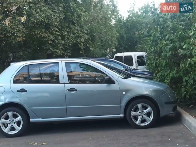 Сірий Шкода Фабія, об'ємом двигуна 1.2 л та пробігом 213 тис. км за 3800 $, фото 7 на Automoto.ua