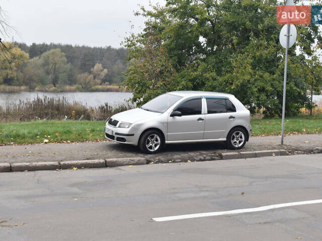 Серый Шкода Фабия, объемом двигателя 1.2 л и пробегом 240 тыс. км за 3500 $, фото 24 на Automoto.ua